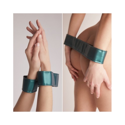 mutande e supporti strap-on senza fallo-Imbracatura Strap On Curious Harness Metallic Green-LaChatte.it